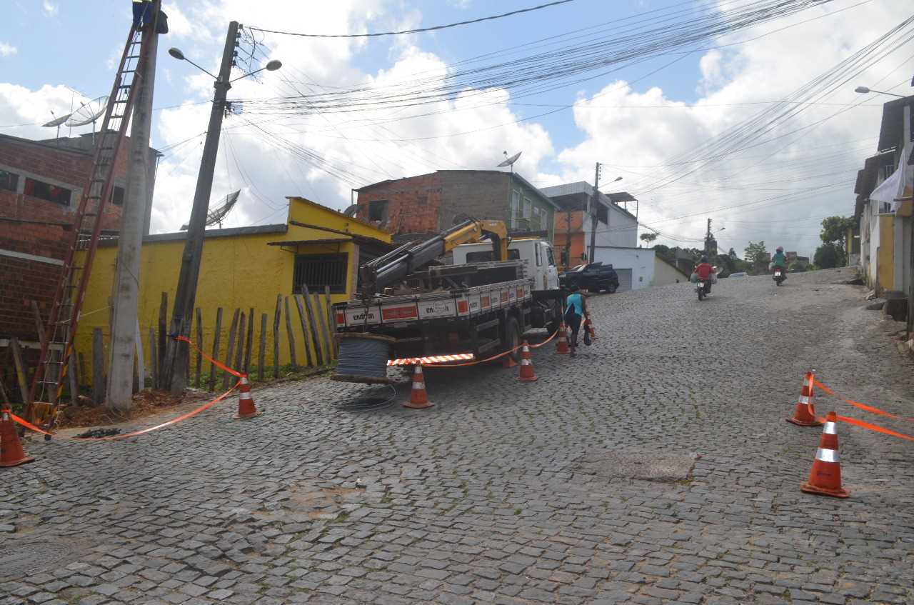 Camacã: Coelba inicia a troca de fiação e rede elétrica em pontos estratégicos da cidade
